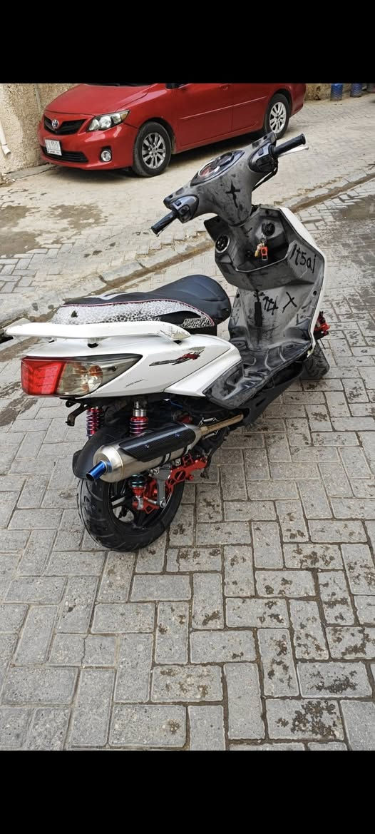 دراجه سكنس فحل نوزل 2009
بيها قبق بنزين رياضي
كشن رياضي 
صالنصة رياضي 
ملقط سبع الوان
هاوزن 
دبلات سبع الوان
زوج كلجات رياضي
فلتر شوته K&S الياف
زوج تاير جلاتين جدد العنوان بغداد *********** واتساب
