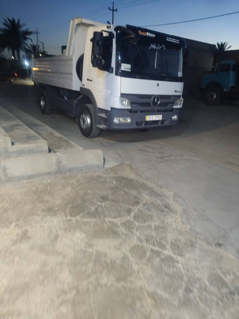 السلام عليكم اتيكو للبيع موديل 2013 الحجم 8 برغي مكينه 6 مقفوله***********
