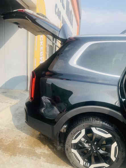 السلام عليكم 
كيا تيلورايد موديل 2024 فئه s 
رقم بابل 
الموصفات :
1- كاميرا خلفيه 
2- التحكم على المنحدرات 
3- مستشعر وقوف 
4- تدفئه مقاعد 
5- فتحت سقف 
6- حساس مطر 
7- نظام المفاتيح ذكي 
8- مقاعد كهربائيه 
9- المصابيح الاماميه ليد 
10- التشغيل عن بعد 
11- نظام ABS
12- 10 وسائد هوائيه 
13- فرامل الوقوف الإلكتروني
السياره نظيفه و حادثها تبديل جاملغ ايسر وصبغ حافة البنيد 
السعر 275 ورقه
مكان السياره الاسكندرية 
للاستفسار***********
