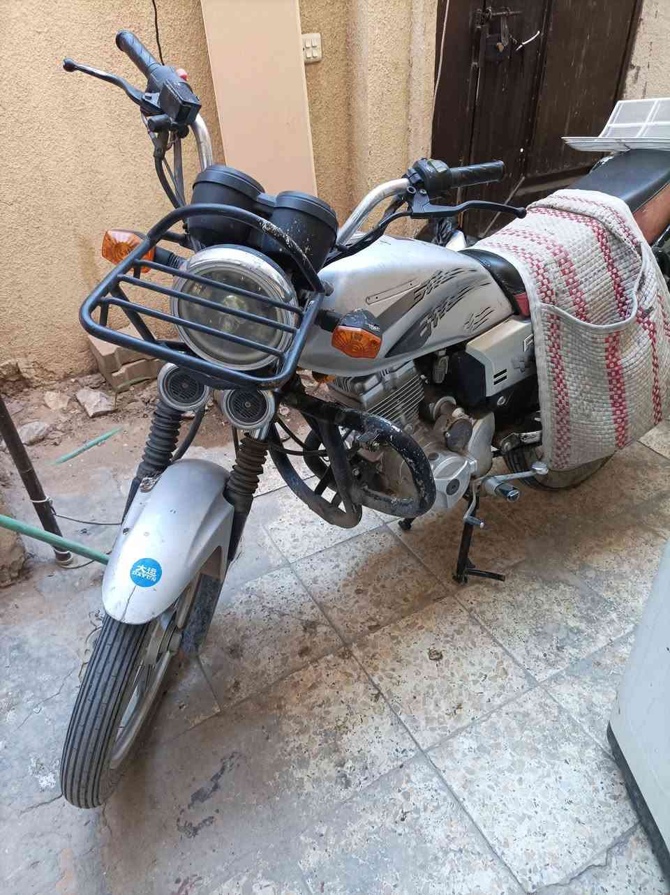 فيوم مرقم سنوية كامل 
كله جديد غراض ديوان 
محرك دايون قبل شهرين شاده جديد
*********** سعر 
800 بي مجال متوازي

