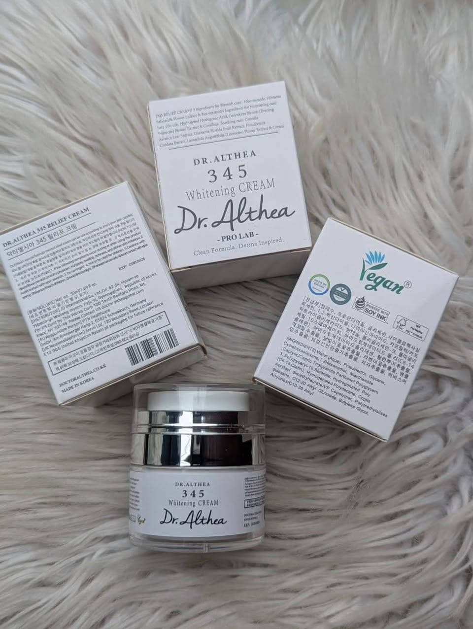 �✨ احصلي على بشرة موحدة ونضرة من أول استخدام! ✨🌸

📌 كريم Dr.Althea 345 Whitening الكوري الأصلي 🇰🇷
✔️ يفتح البشرة تدريجياً
✔️ يقلل البقع الداكنة
✔️ يرطب بعمق
✔️ مناسب حتى للبشرة الحساسة
✔️ مستخلصات طبيعية (نياسيناميد + الهيالورونيك)

✨ النتيجة: بشرة أكثر إشراقة ونضارة بشكل طبيعي

💰 السعر: 38,000 دينار

🚚 التوصيل لجميع المحافظات

اللي تريد نضارة طبيعية ونتيجة حقيقية تكتب “أريده” بالكومنت أو تراسلنا خاص 📩

#تفتيح_الوجه
#بشرة_نضرة
#كريم_كوريا
#عناية_بالبشرة
#منتجات_تجميل


**إذا كنت صاحب هذا الإعلان وتريد حذفه لأي سبب، رجاءا أرسل رسالة إلى الدعم الفني**