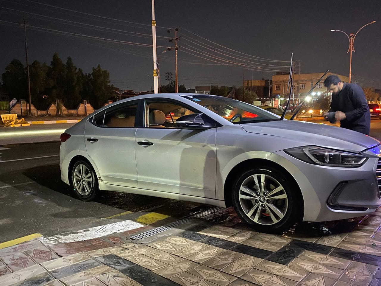 السلام عليكم
الانترا  امريكي للبيع او مراوس موديل 2017 

حادثها بنيد فقط 

فول عدا الفتحه معروفه مواصفاتها 

محرك  2000 دوش جديد و كير جديد  

تخم تاير جديد 

تبريد خير من الله 

زوج اليتات خليجي 

مكان السياره الناصرية مركز

***********
