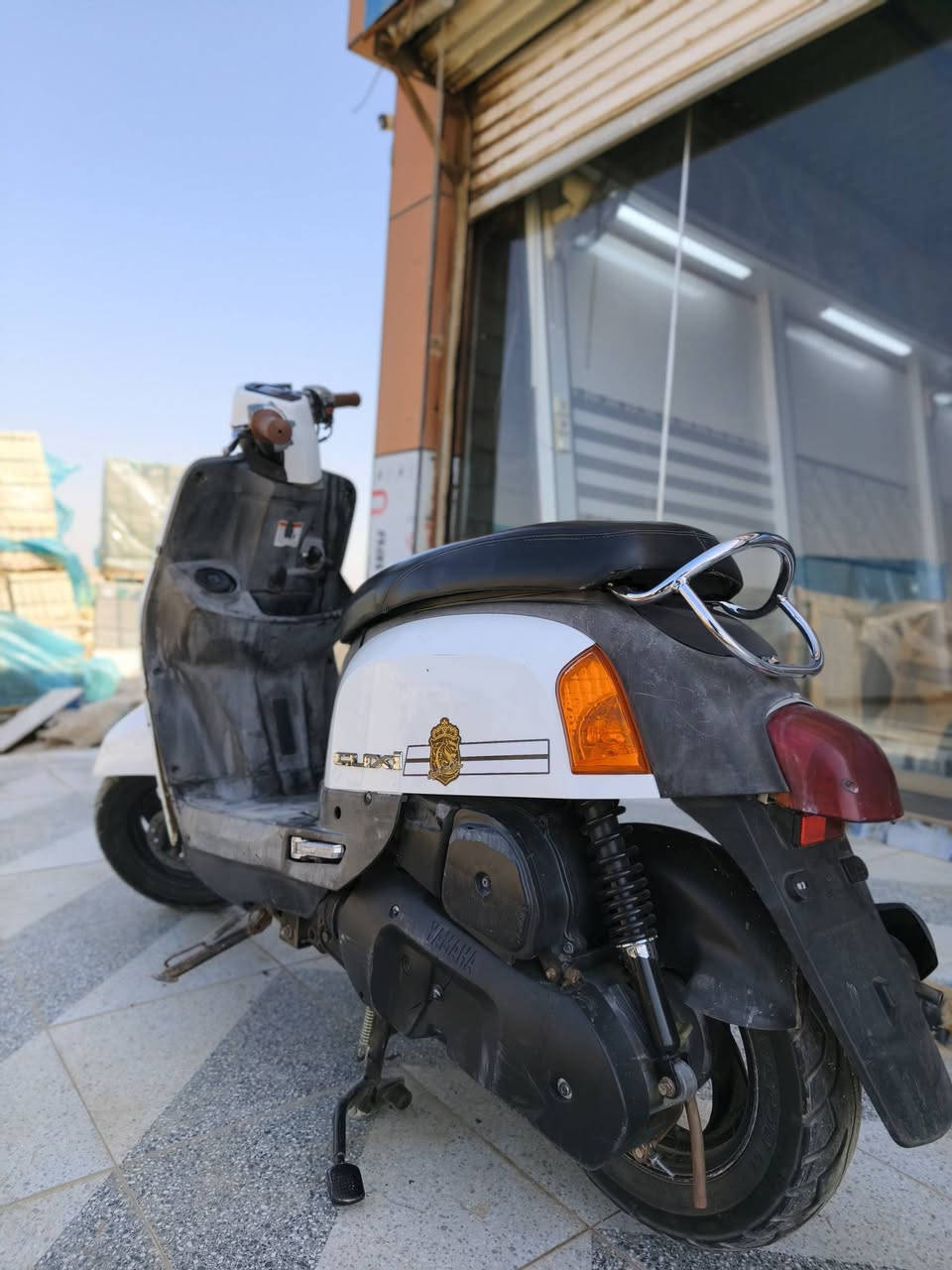 بوليسي نوزل الدراجه بوضع الرمبه شرط ما مفتوحه ومال جنايه الي يريدها يراسلني او يخابرني ***********

