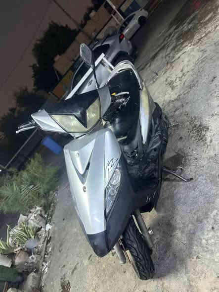 ماكس ثعلب للبيع
دراجه حلوه نقوصاتها بس لايت و هورن شغلات بسيطه 
مكينه ناعمه 
سلف شغال 
السعر قفل 550
مكاني الحرية 
***********
بالعافيه ع الياخذها
