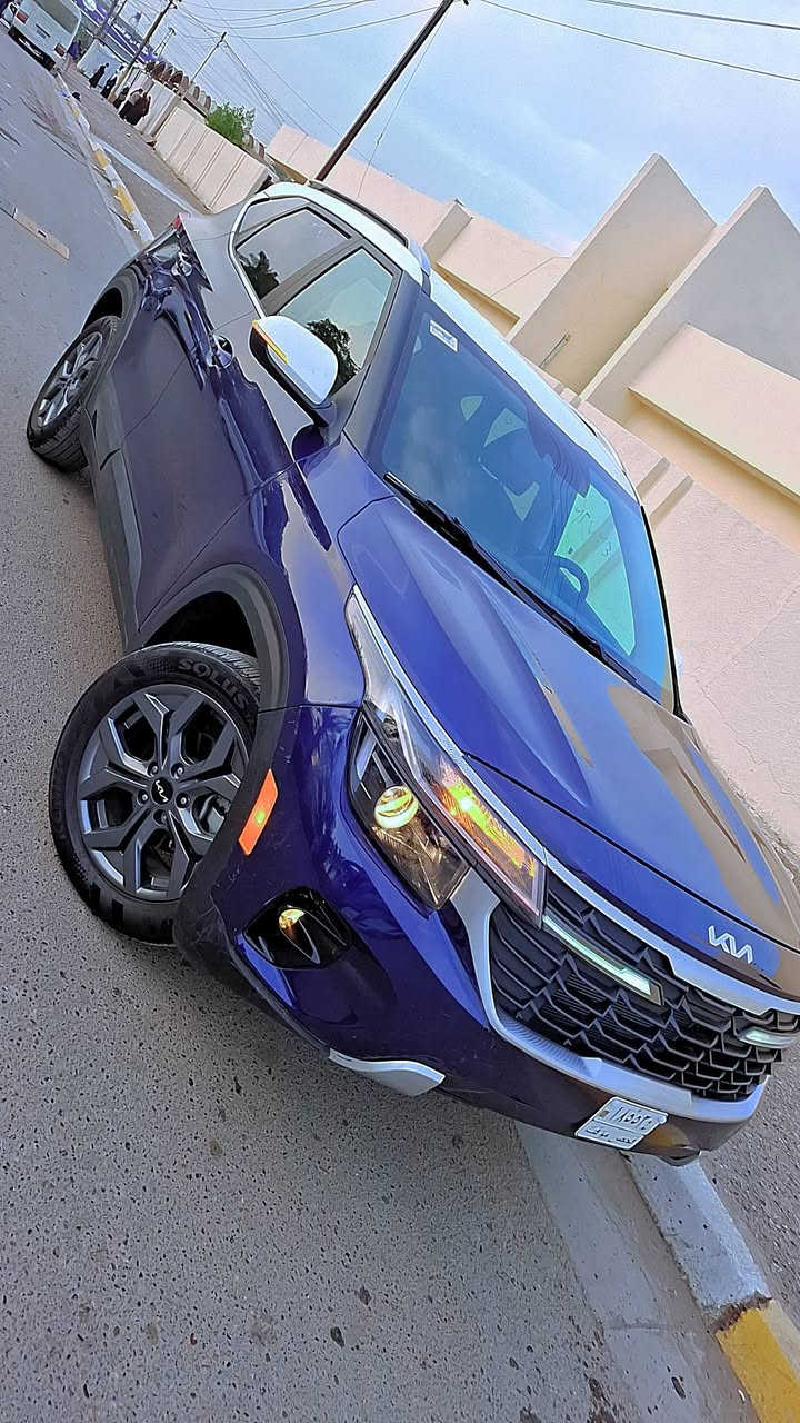 كيا سيلتوس امريكي موديل ٢٤ حادثها قطعتين بنيد وجاملق صبغ
الايرباكات سليمة 
مواصفاتها نص 
مكينة الفين دوش المرغوب 
بصمه 
رادارات جانبي وخلفي وامامي 
لدات واشابر بالمري 
اطفاء ذاتي وتشغيل عن بعد 
ماشية ١٦ الف 
تو كلر قماره بيضه 

وباقي المواصفات 
بدون رقم موجوده في بغداد حي اور معروضه ب ١٤٣$ 
***********
