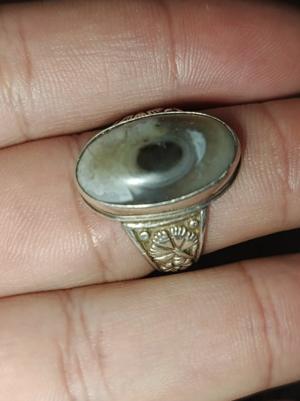 خواتم خامات سليماني طبيعية اصلي ذمة صياغة يدوية مرتبة فضة ٩٢٥ اسعار جدا مناسبة❤
حجز وتفاصيل أكثر خاص او واتساب ***********🌹
وموجود عندي كل انواع الاحجار والمحابس الفضة والنحاس.
