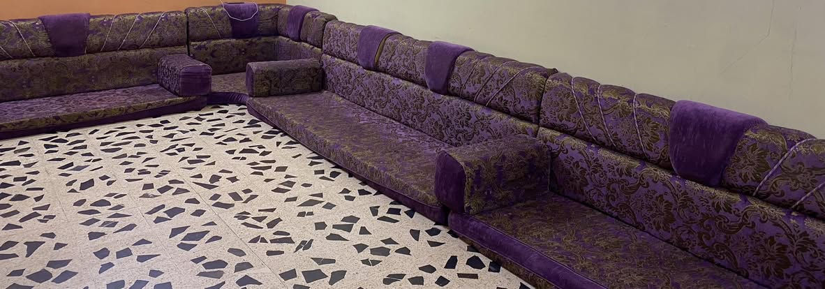 ديوان للبيع السعر 200 وبي مجال وللاستفسار خاص او على الرقم ***********
