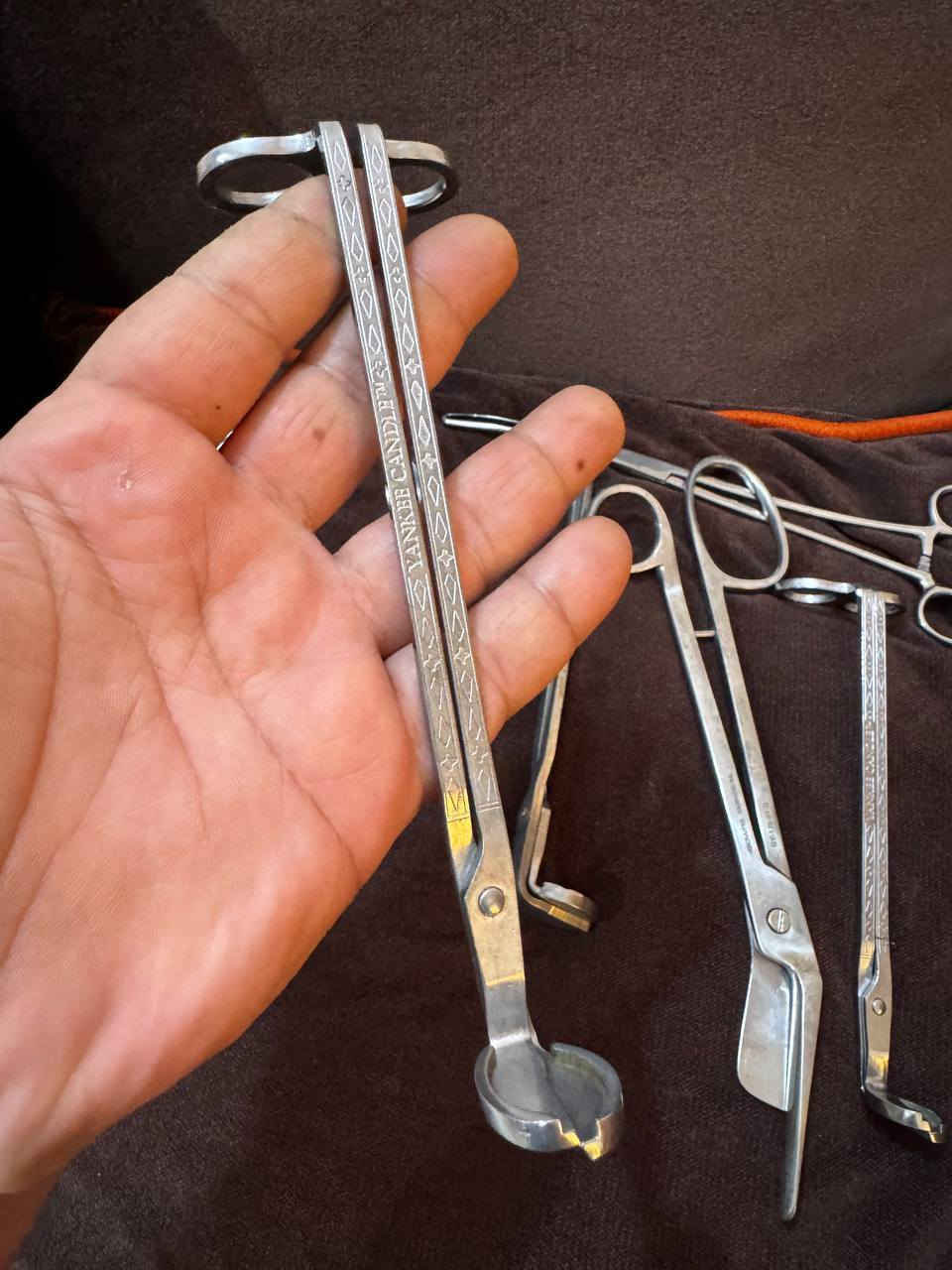 أدوات مال مطهرچية ومال جراحة قديمة متكونة من 6 قطعة الكل فولاذ أبيض مقاوم للصدء ستل ستيل
*********** بغداد يوجد توصيل
