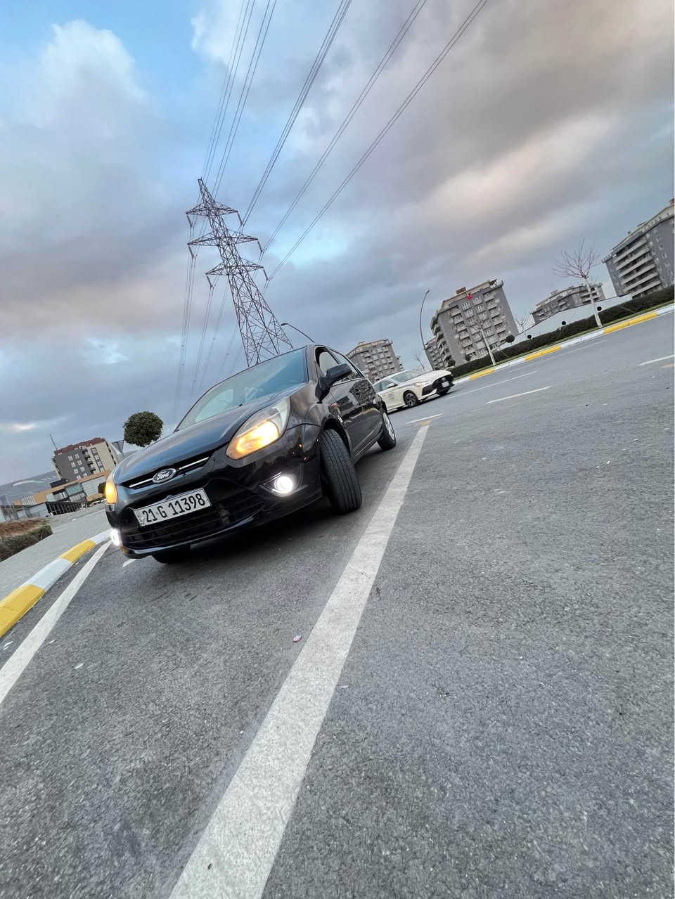 فورت فیگو ۲٠۱۲
۲ پارچەی بۆیاخە .کەمێک ناو سنوقی گرتوە
۱۷٥هەزار ڕۆشتوە
٤نایەی نویی لەسەرە
شاشه و کامێرایە
ئاوێنە کارەبای
سەنەوی تا ۲٠۲۸ تازەیە
نرخی ۷۲$
بۆ زانیاری زیاتر پەیوەندی بکە
٠۷۷٠۷۷۸٤٥۲۷ السليمانية, العراق
