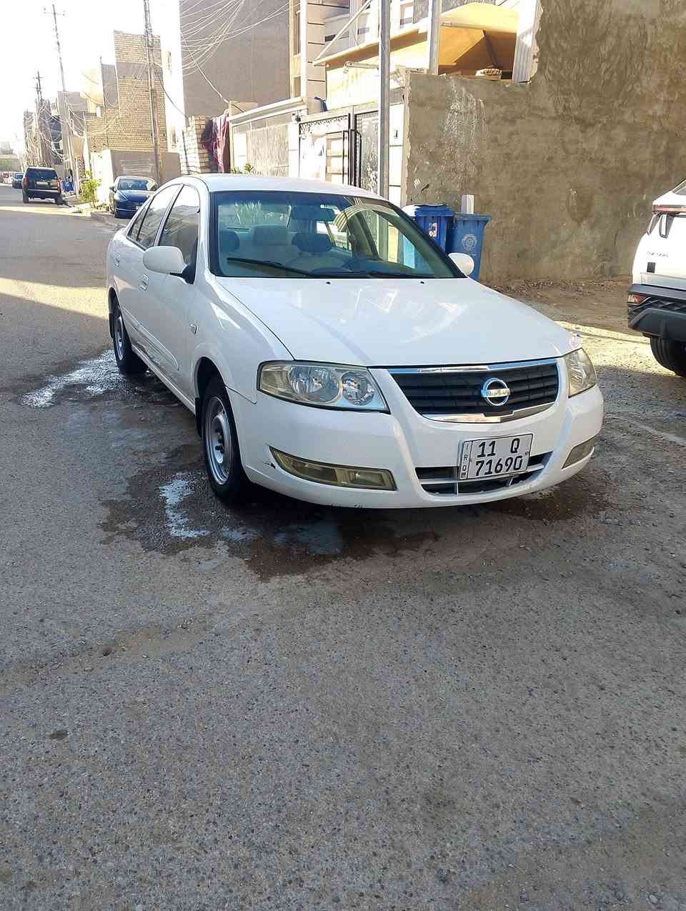 السلام عليكم نيسان ٢٠٠٩ خليجي سياره نضيفه جدآ بيها نص جاملغ امامي وربع البنيد صبح 

مراوس فقط فقط 
سيراتو شعندك نزل 
***********
