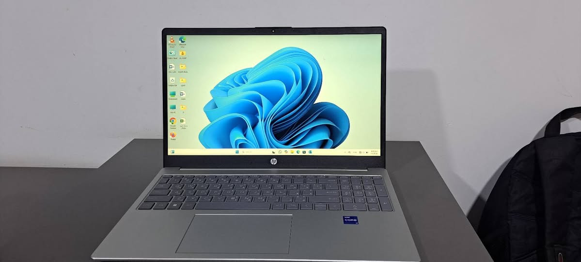 السلام عليكم
لابتوب للبيع – نظيف جداً

لابتوب نوع HP طراز HP Laptop 15-fd0xxx للبيع.
المواصفات:
- سلم 
- المعالج: Core i7
- الجيل: 13
- اللون: Silver
- الاستخدام: قليل جداً
- الحالة: نظيف 100% ولا يشكو من أي عطل.
السعر[ 900،000 ] الف وبيها مجال 
الموقع: بغداد – البياع

للمهتمين التواصل خاص.
***********
