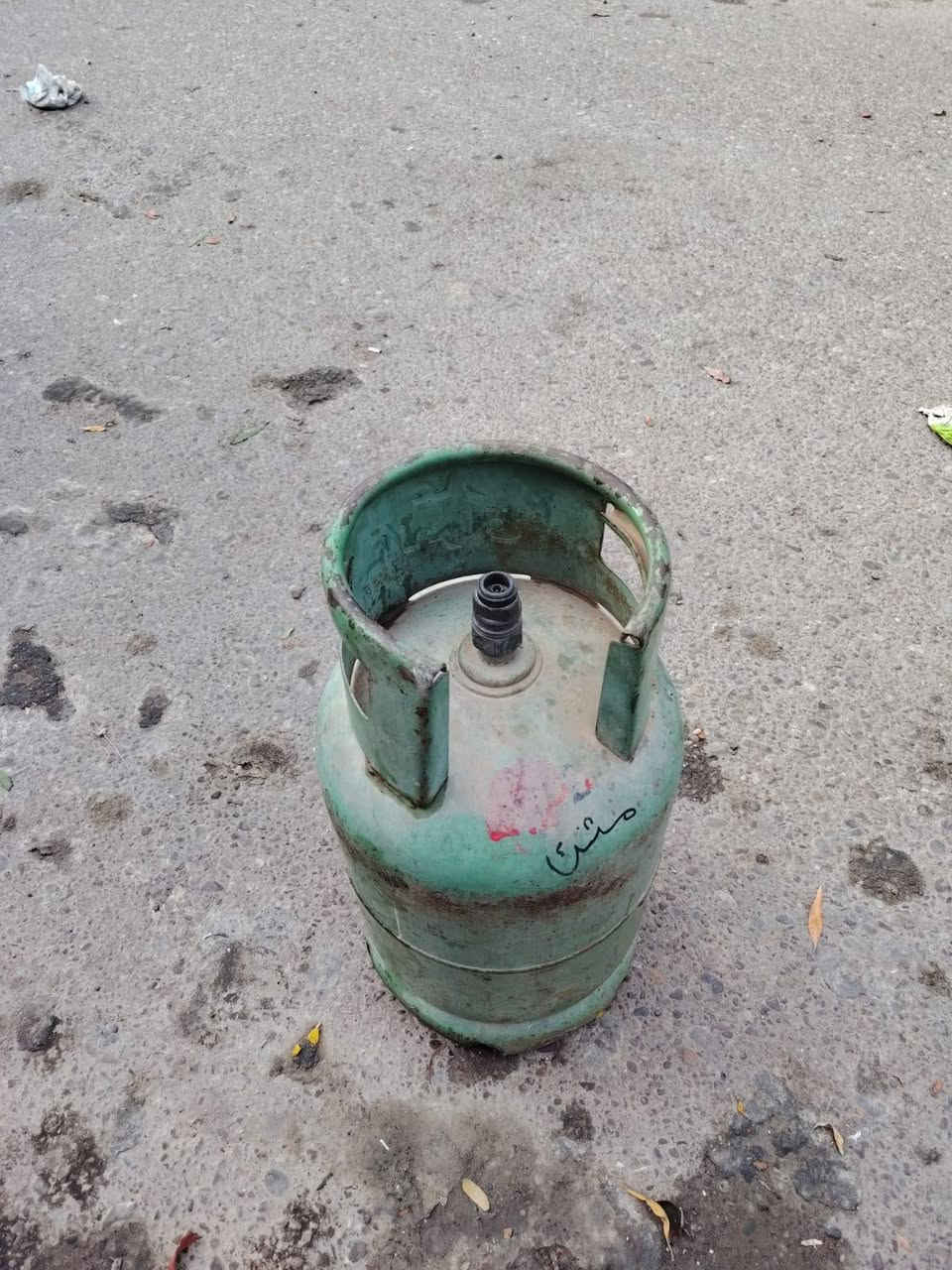 السلام عليكم
كشر قنينة عراقيه نضيف للبيع
رقم الهاتف ***********
