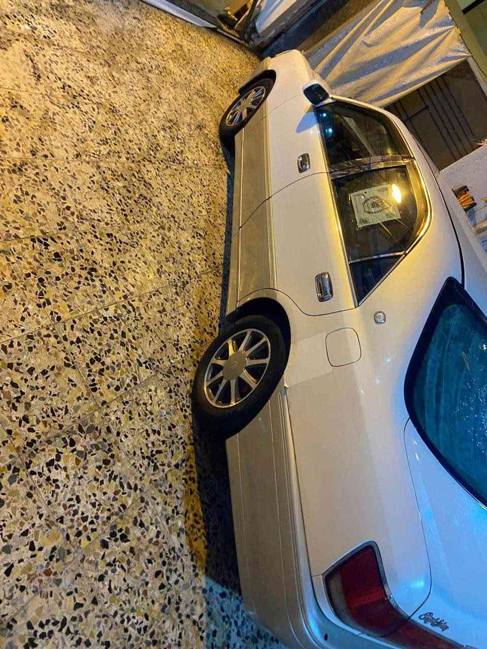 سلام عليكم جنون للبيع رقم بصره مشروع وطني سياره بسمي كفاله عامه ما عده بارد جوه قبق البانزين 
سياره دكمتين 
كشنات كهربائي 
كرستال اصل 
حداده جديده 
مكينه3000كلاص الأسود 
مكان بصره زبير
السعر 120 وبيها مجال 
*********** البصرة, العراق
