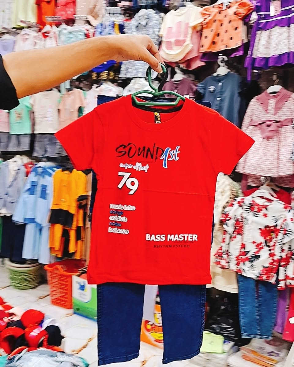 تشيرت وبنطرون ولادي أصلي 
قياس من 2 ال 12 سنه 
السعر 13 الف فقط 
ذي قار قضاء النصر قرب عماره حجي علي شمخي مجاور بيت 🏠 المرحوم الحاج جايد 
مقابل شركه الطائي للموبايل 
للطلب والاستفسار مراسلة البيج او الاتصال بالرقم☎️📞 
***********
