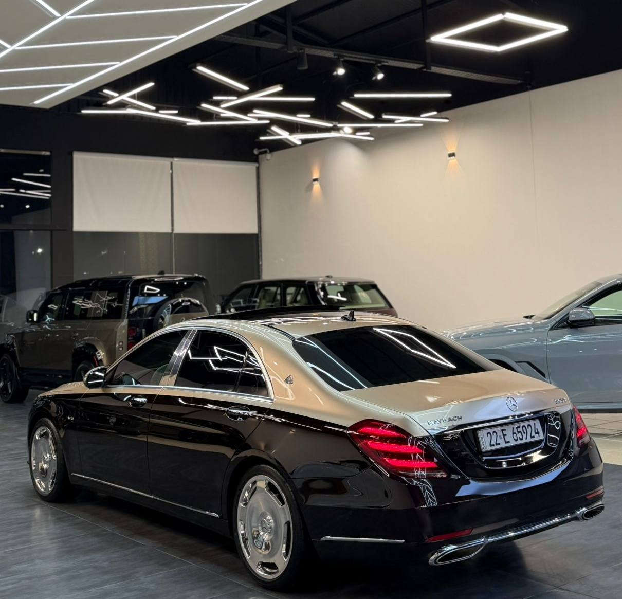 مرسيدس بنز S-Class S500 مايباغ 
موديل 2018 Kit Maybach AMG
وارد ألماني
المحرك: 6 سلندر بنزين
المشي: 96,000 كم حقيقي
اللون الخارجي: كرزي مميز (استيراد خاص)
اللون الداخلي: كريمي ملكي Designo
الحالة:
السيارة بحالة ممتازة جداً، نظافة عالية وتُعد أفضل من الصور
مكفولة كفالة عامة
بدون صبغ أو تعديل
الدعامية بشرط
المحرك والقير بشرط، غير مفتوح
الكهربائيات كلها بشرط
ضمان دولي
عدد 2 بصمة
المواصفات:
فول فول VIP
مواصفات AMG بلادي
أبواب شفط
جنطة كهربائية
5 بصمات
باب طويل (Large)
مقاعد متحركة مع المقود
4 مقاعد ميموري
4 مقاعد تدفئة وهيتر ومساج VIP
نظام صوت Burmester
إضاءة داخلية LED متعددة (60 لون)
إضاءة ذكية مع دوران العجلات
5 كاميرات مع نظام 360 درجة
حساسات كاملة أمامية وجانبية
رادار
فتحة سقف بانوراما
5 مبردات
6 CD Box
رنجات وماطورات أصلية مايباخ
4 إطارات أصلية جديدة
الرقم: أربيل جديد
السنوية، الفحص، والهزة جديدة
السيارة باسمي
الموقع: أربيل

للاتصال:
***********
***********
