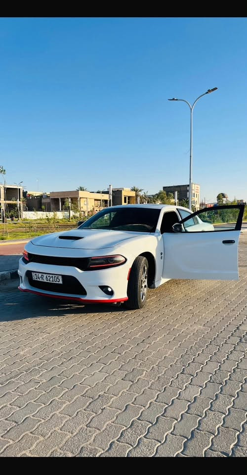 جارجر فورويل sxt plus فول مواصفات
اصل 2019 معلايه سنه وحده 2020 اصولياات كاملة تحويل ثاني يوم بااسمي السنويه كامله 
كشنات كهربائيه تدفئه جلد ماشيه 168 الف كير ومكينه خير من اللّٰه حداديه جديده كامله فول تخم تاير جديد سبير
رادار تحكم ستيرن كلشي فول السياره مابيها نقص ابد
***********
السعر 140 وبيها مجال للشراي فقط 
مكاني البصرة كوت الحجاج
