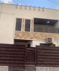 يوجد بيت يجار 50 متر متكون من ستقبال ومطبخ وغرفه 2 نوم وحده جبيره وحده...