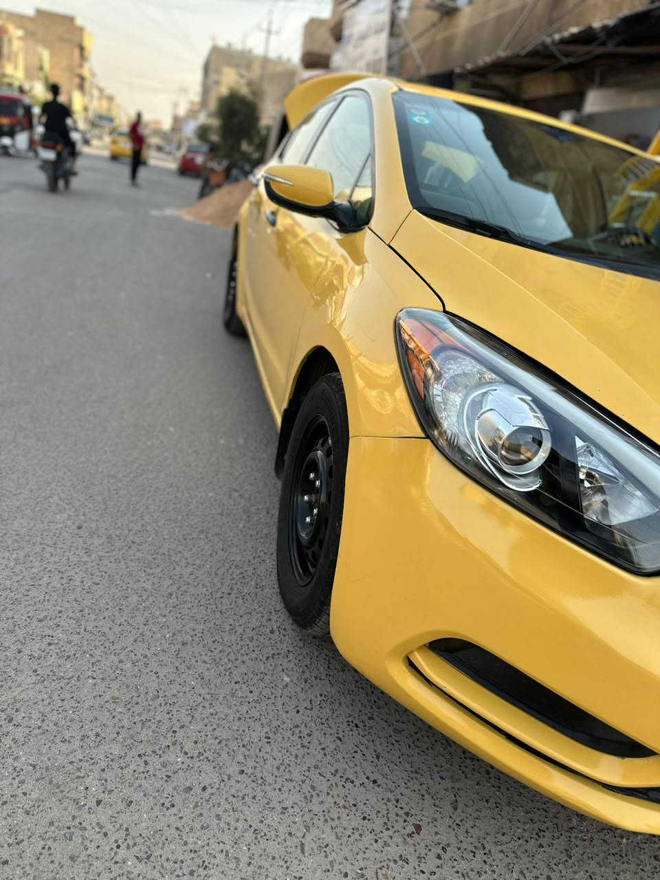 السلام عليكم سياره للبيع كيرحداديه تخم تاير تبريد شغال مديل ١٤ عن 105 وان بغداد الشعله *********** سعر
