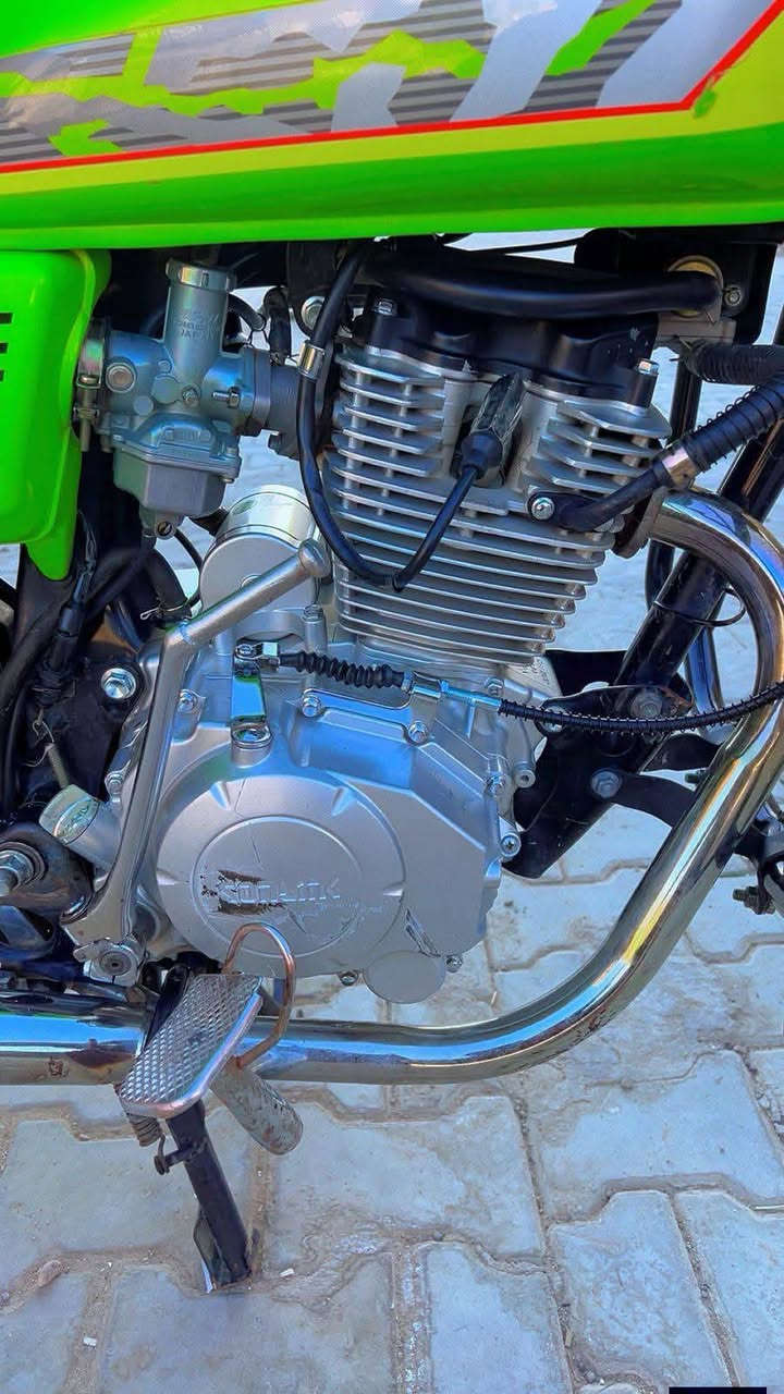 سلام عليكم شباب دراجه سيفان خمسه كير دراجه بيها نواعم كلش خفيفه المكينه مكفوله ابد مامفتوحه موديل ٢٤ كلشي شغال بيها السعر ٥٠٠ وبيها مجال حك جيدك العنوان بغداد سبع قصور الرقم *********** متواجد واتساب
