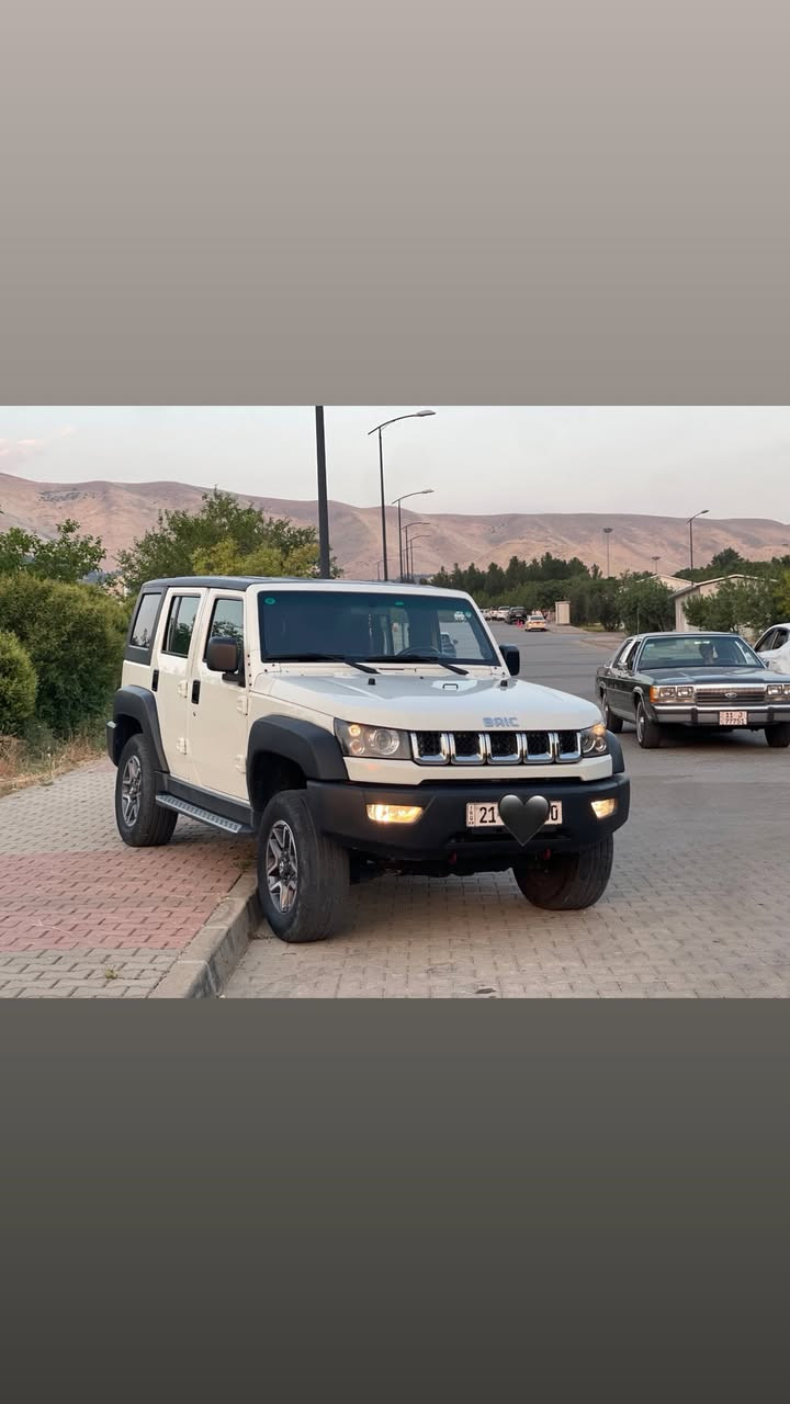 BAIC
مۆدێل ٢٠٢١
 فول فول مواسەفات 
تۆربۆ V4 
دەبڵ ئەکسل 
کوشن جلد 
سڵاید 
سوکان ڤۆلیۆم 
شاشە و کامێرا 
گێر و مەکینە بە شەرت مەکینەی نەکراوەتەوە 
٤ تایەی تازەی لە ژێرایە
سەنەوی تازەیە و بەناوی خۆمانەوەیە 
بۆیاخ سۆنەرەکەی داندراوە 
نرخ : ١٣٨$ 
ژ.م : ***********
