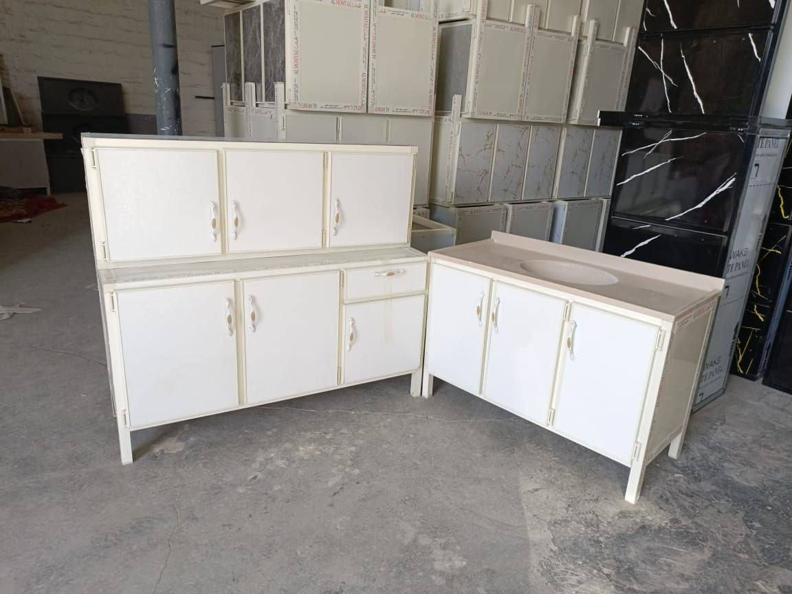 كاونتر مترونص  ارضي.وملحق مترونص
وسنك متر و 20 سم . 

السعر  215


**إذا كنت صاحب هذا الإعلان وتريد حذفه لأي سبب، رجاءا أرسل رسالة إلى الدعم الفني**