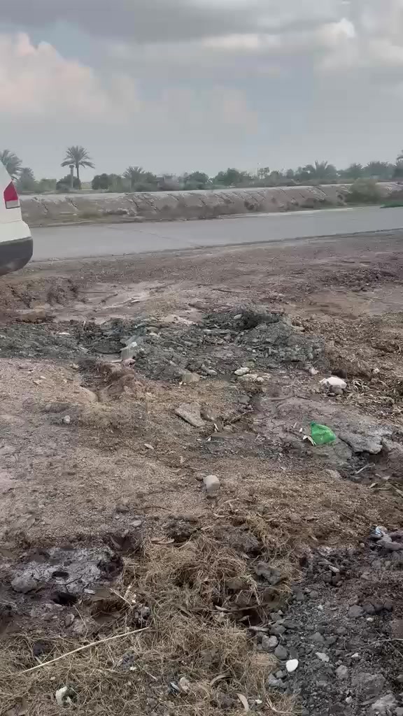 السلام عليكم مزرعه المساحه دونم طابو ملك صرف للبيع بغداد  ابي غريب عشره مناصير 
هاي المزرعه أمامك اتصل وتدلل 
***********
