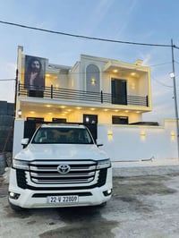 لبيع لاندكروز موديل 2022السيارع ساز ام الضمان تلاث شاشات السياره فول ل...