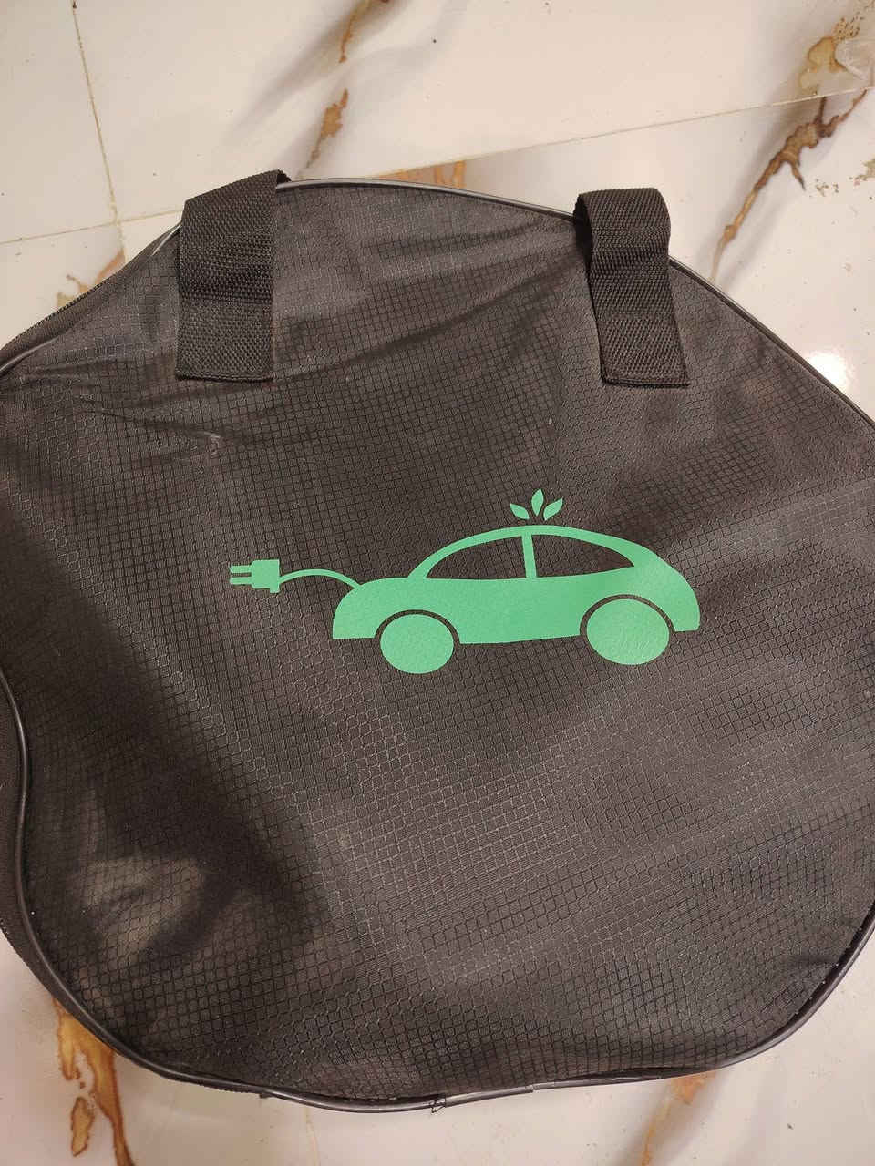 شاحنة سيارة للبيع للاستفسار عالرقم *********** يوجد توصيل
