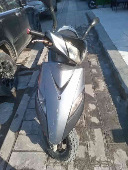 سلام عليكم دراجه ثعلب مكفوله كفاله عامه من كلشي كامله مكمله سلف هندر مكينه ممفتوحه الدراجه نوزل كفرات ختم واحد كلشي شغال بيه مناقصه اي شي مكاني بغداد المنصور او سيديه السعر ٦٥٠ رقمي ***********
