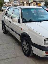 كولف للبيع سعر ٤٠ وبيها مجال تبريد مابيها محرك كير شرط بسمي بيها صبغ ب...
