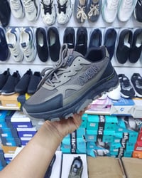 ترانشوز HOKA رجالي • مقاسات ٤٠-٤٣ • محل كرار باجي