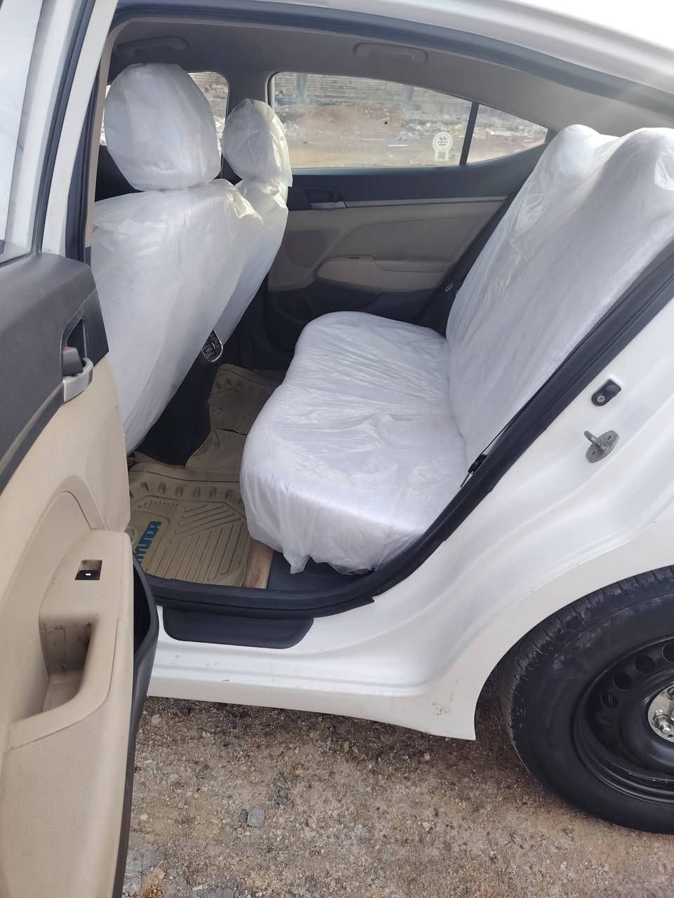 النترى موديل 2017خليجي  بسمي رقم دولي جديد  محرك 2000 السونار مرفق السعر 135وبيه مجال استفسار عا رقم ***********
