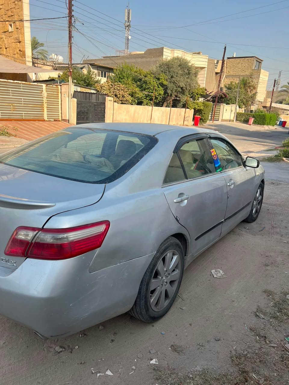 كامري 2007 محدثه 2010
6 سلندر 3300 محرك وكير افلون معروفه 
فول مواصفات عده البصمه 
كشنات كهربائيه تدفئه فتحه سقف 
السياره نصبتها وكعدتها كلش حلوه بيها جراد 
مجرد بوليش ترجع لوز
السياره تمشي وعين الله عليها بس الكير بي تاخير بالنمر
تتاخر يله تاخذ نمره على هذا وضعها وانطيك بيها تراي للبصره شرط
ابيع حديد ابيييع حديد 
رقمها واسط الماني باسمي تحويل ثاني يوم 
السياره ضربتها جنطه وواصله الضربه للتكم فقط 
القماره سليمه 
السعر 63 وبيها مجال اخوان مكاني بغداد العامريه
للاستفسار 
*********** بغداد, العراق
