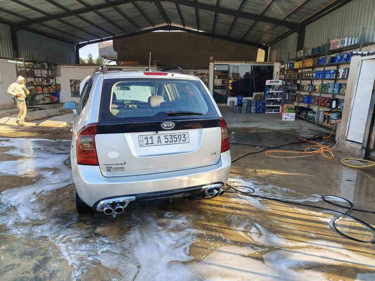 رندو رقم بغداد 2009 وارد أمريكي  5 راكب صبغ حزام جماليه بدون ظربه بس الوارد مالت امريكيه جاهزه تدفئه تبريد كير محرك خير من الله حداديه كلها جديده عليها ادامة كامله محرك 2400 دوشش
*********** سونارها موجود عدي الرقم بي واتساب
