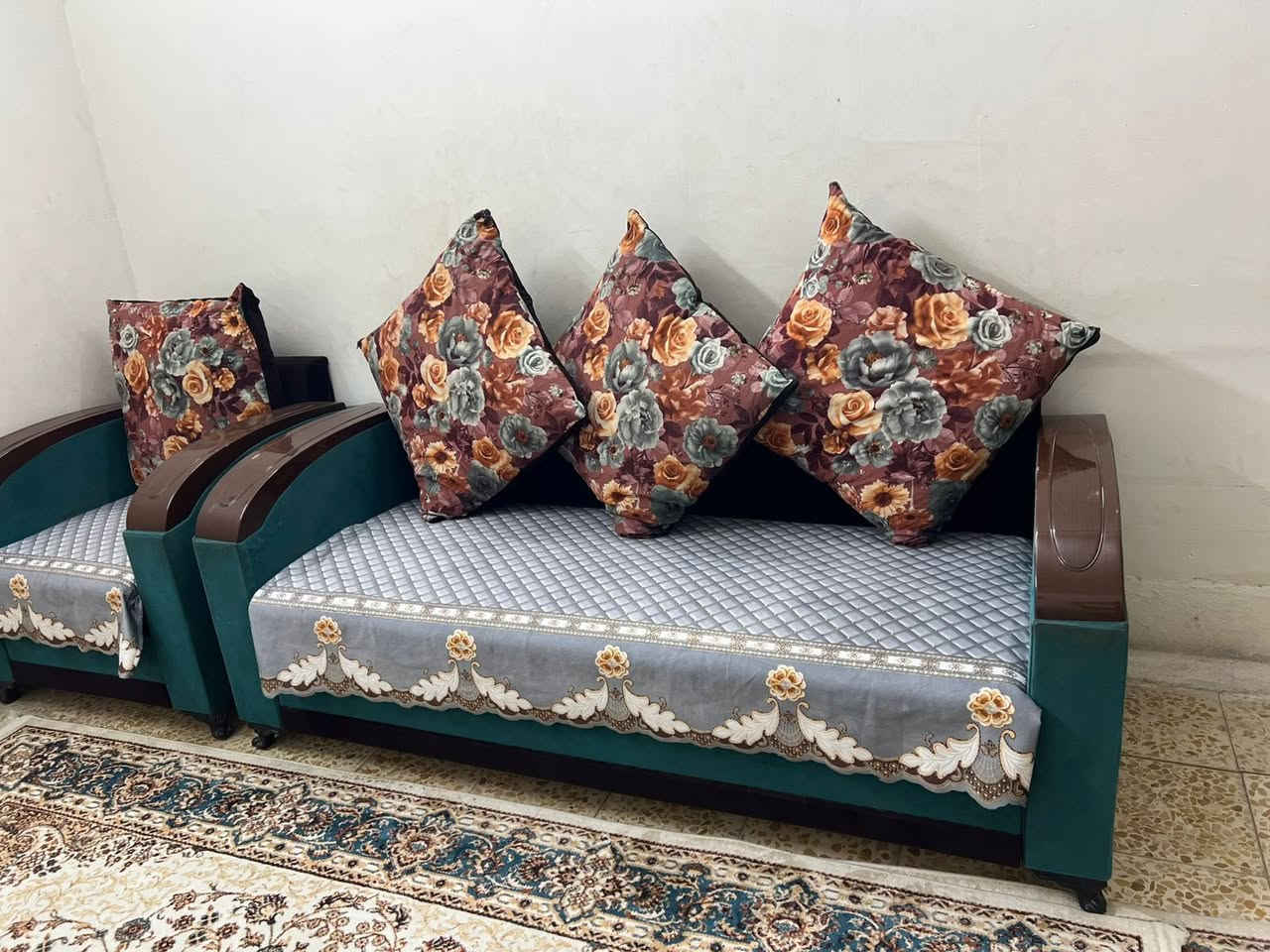 للبيع. تخم 10 مقاعد. نظيف ومستعمل. 300 الف السعر.


**إذا كنت صاحب هذا الإعلان وتريد حذفه لأي سبب، رجاءا أرسل رسالة إلى الدعم الفني**