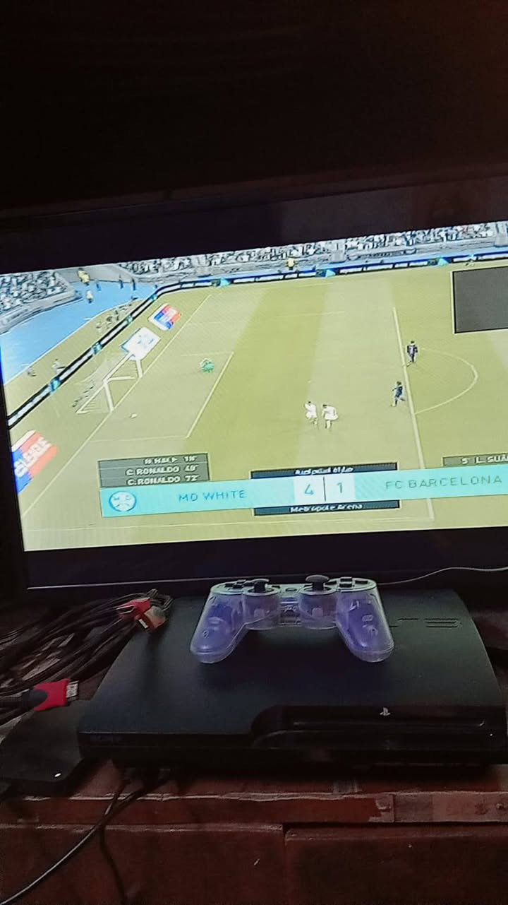 مكلف بنشر سلام عليكم *********** هذا رقم صاحب جهاز
بلي 3للبيع 
بلي مهكر +نضام مكاتب تكدر تنزل العاب على نت 
بي هارد خارجي وهارد داخلي وما يقارب 40لعبه 
وياه يدات عدد 2
لبلي شغال ونضيف بس مشكله صغيره ايسي مال اجدي عطالن تصليحه 25الاف بلزايد 
سعر لبلي 125وبي مجال 
لبلي يشتغل فيش وجدي
بلي وياه كارتون مالته
