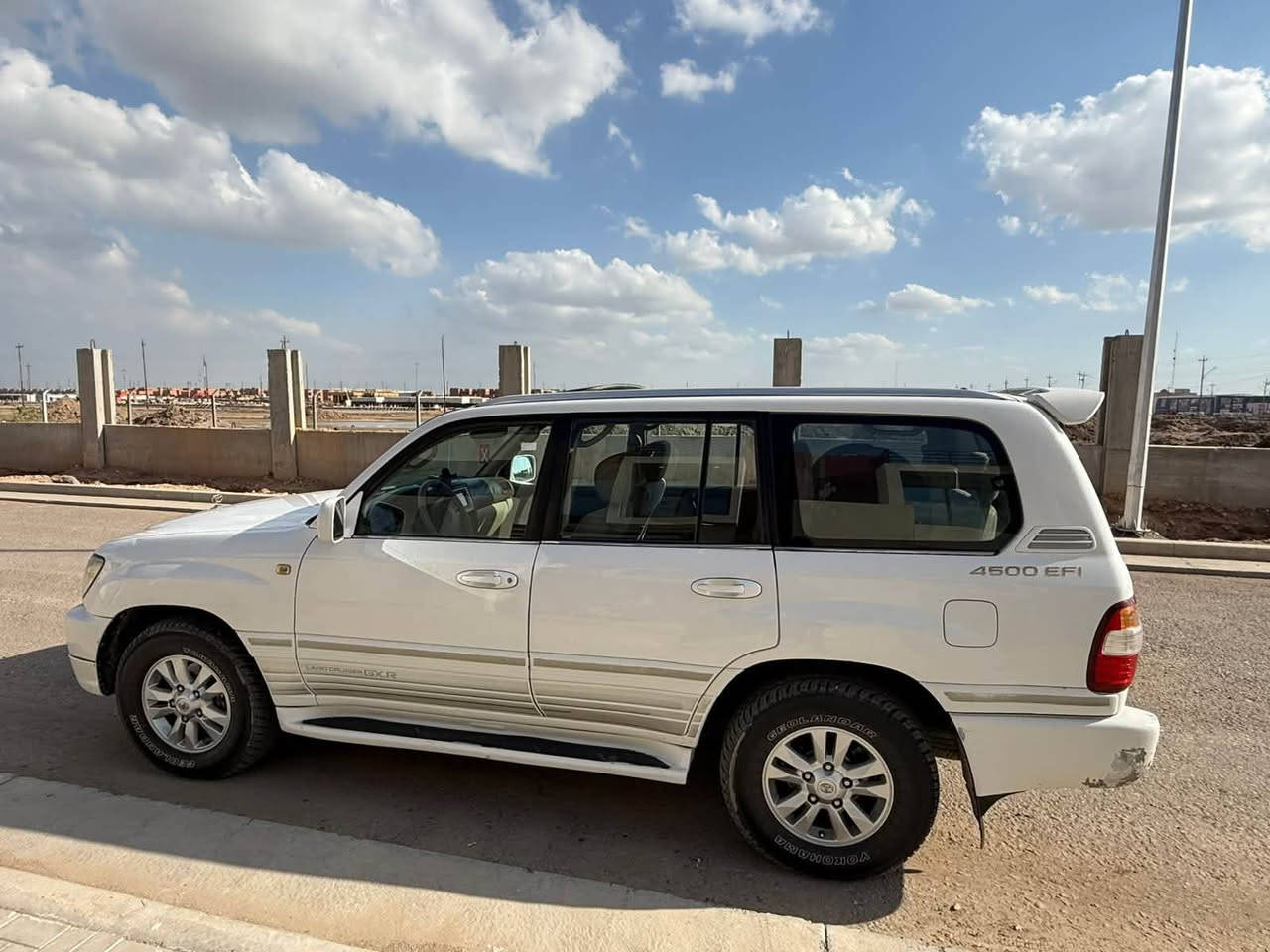 يالله جمعة مباركة
سلام عليكم شباب لاندكروزر 2005 اصل جي اكس ار
•••
مواصفات فتحة ثلاجة زركات لايت تبريد ٣ قطع ٧ راكب محرك ٦  غرفتها تخبل دبل تانكي سيارة مال بيت معروفة باقي  المواصفات رقم سليمانية بسمي 
سعر 160 قابل للتفاوض
رقم هاتف ***********
