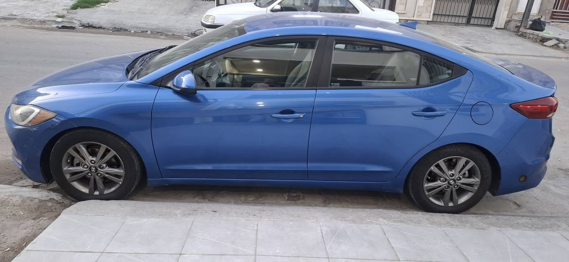 السلام عليكم
النترا ٢٠١٨ وارد نص فول سياره ماشيه ١٠٠ الف ميل محرك كير بلاد بيها منظومة غاز خير من الله صور السياره والحادث بالمنشور 
السعر ١٢١$ وبيها مجال 
*********** بغداد حي الجهاد
