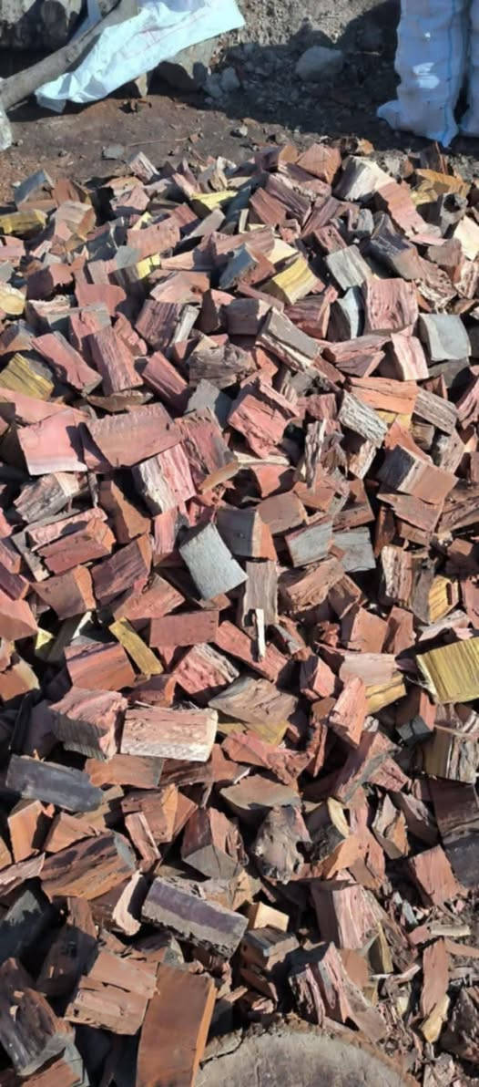 حطب مشرح الكونيه 5واصل للفلوجه اقل كميه 5اكياس *********** بي وات ساب الي يحب يحجز واصل 5 فقط
