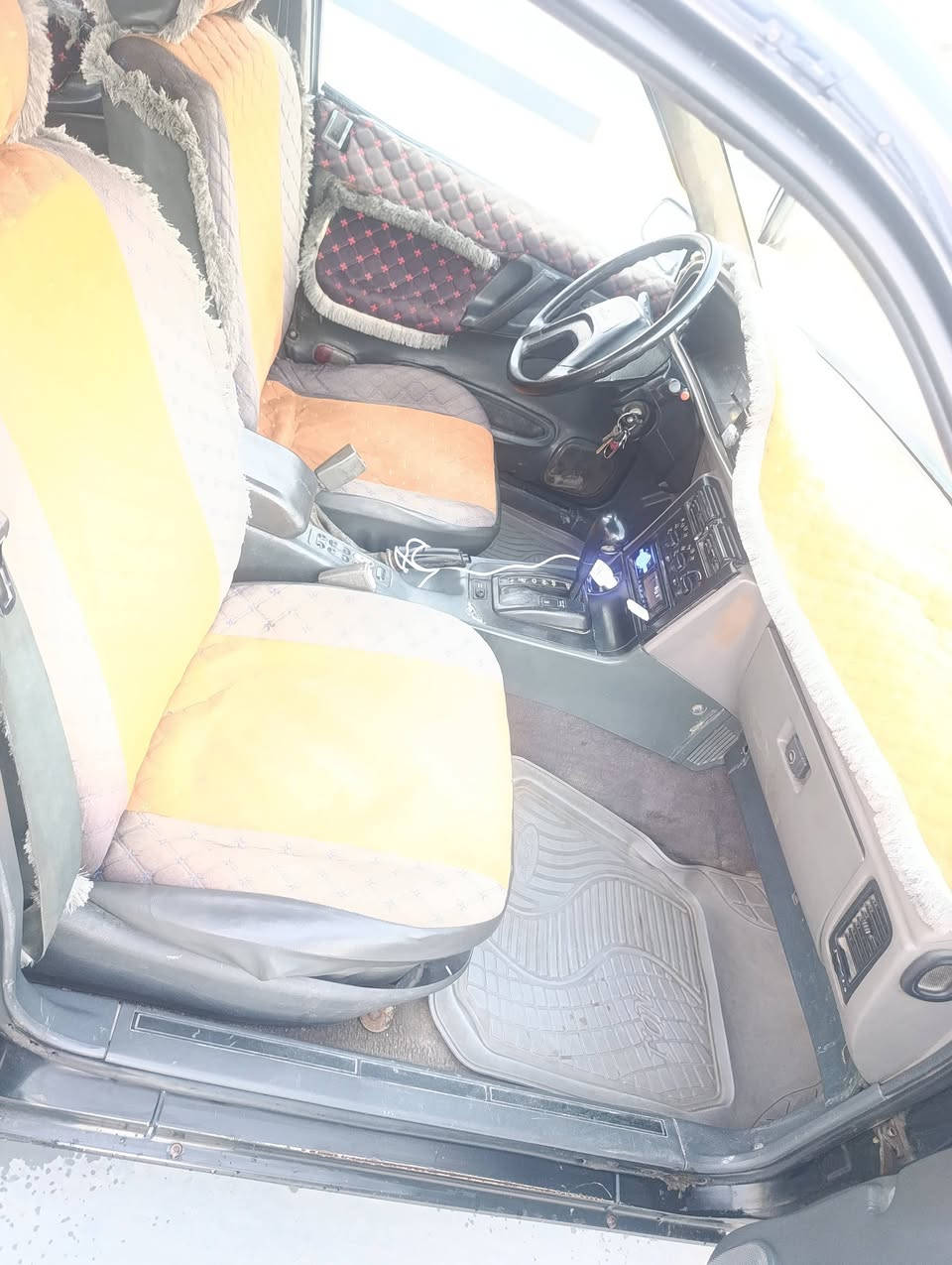 السلام عليكم برنس موديل 95 بلاديه كير ومحرك بلادي اوتماتيك السياره داخل وخارج جاهزه مناقصه كلشي تدفئه تبريد شغال رقم بغداد تحويل ثاني يوم السنويه لحد 28 السعر 38 وبيه مجال شي قليل المكان فلوجه كرمه رقم الهاتف ***********
