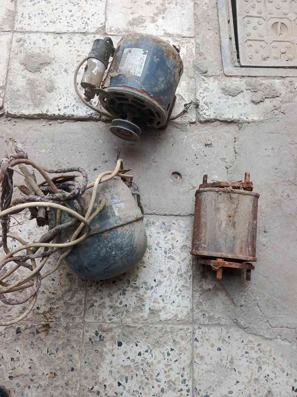 السلام عليكم 
محجر درج حديد طوله اربع مترات ونصف
ابواب pvc
وبكرات تسليك الفنار الاصلي
كيبلات
مغسله


**إذا كنت صاحب هذا الإعلان وتريد حذفه لأي سبب، رجاءا أرسل رسالة إلى الدعم الفني**