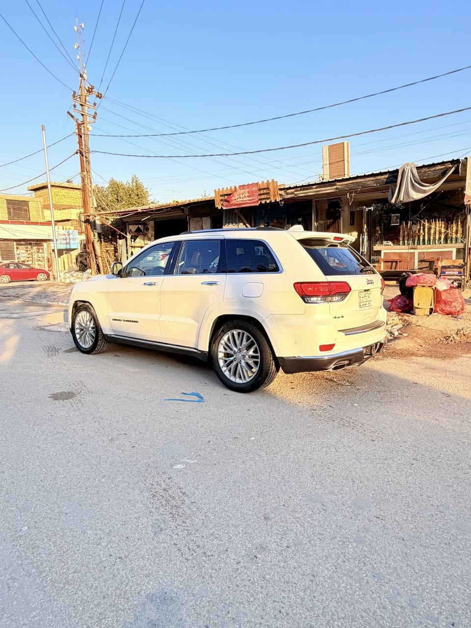 السلام عليكم
للبيع جيب فئة الS 2018 وارد امريكي بيها بنيد مبدل وجاملغين مصبوغات والمكينة 3600 بدون دواخل وبدون شواصي 
السعر 218 وبيها مجال 
العنوان بابل 
***********
