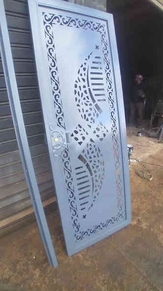 السلام عليكم
حداد متجول
***********
