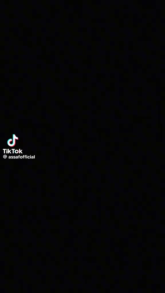 *ساعة روجر*

*نوع الحركة*: ميوتا يابانية 2035 مع بطارية ماكسويل لضمان الموثوقية والدقة.
*هيكل الساعة*: مصنوع من الفولاذ المقاوم 
 للصدأ (ستانلس ستيل 304)، بمقاس 39.5 × 46.5 مم وسمك 9.5 مم.
*الزجاج*: كريستال معدني منحني، مقاوم للخدش ويضمن رؤية واضحة.
 *السوار*: فولاذ مقاوم للصدأ، مقاس 22مم عند الهيكل و 19 مم عند الإبزيم، بسمك 3.2مم.
*مقاومة الماء*: تتحمل حتى عمق 30مترًا  (3ATM)
*التصميم*: عصري بلمسات لامعة ومطروقة


**إذا كنت صاحب هذا الإعلان وتريد حذفه لأي سبب، رجاءا أرسل رسالة إلى الدعم الفني**