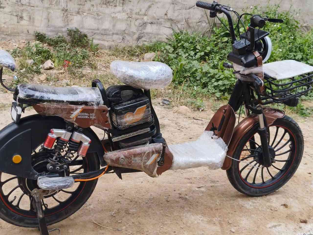 السلام عليكم دراجه شحن موديل 2024 دراجه نضيفه وما متعوبه مال جناي واستخدام قليل
تايرات جوبلس باتريات جدد وما بي اي نقص  *********** فلكه الامين
