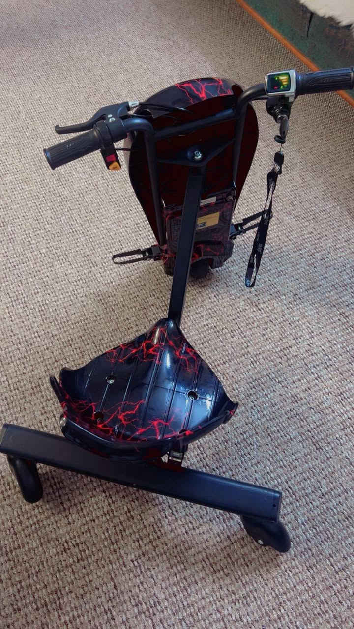 سكوتر درفت شحن جديد استخدام 3 ايام 
يكفي وزن 100 يتصغر ويتكبر 
تفاصيل اكثر خاص


**إذا كنت صاحب هذا الإعلان وتريد حذفه لأي سبب، رجاءا أرسل رسالة إلى الدعم الفني**