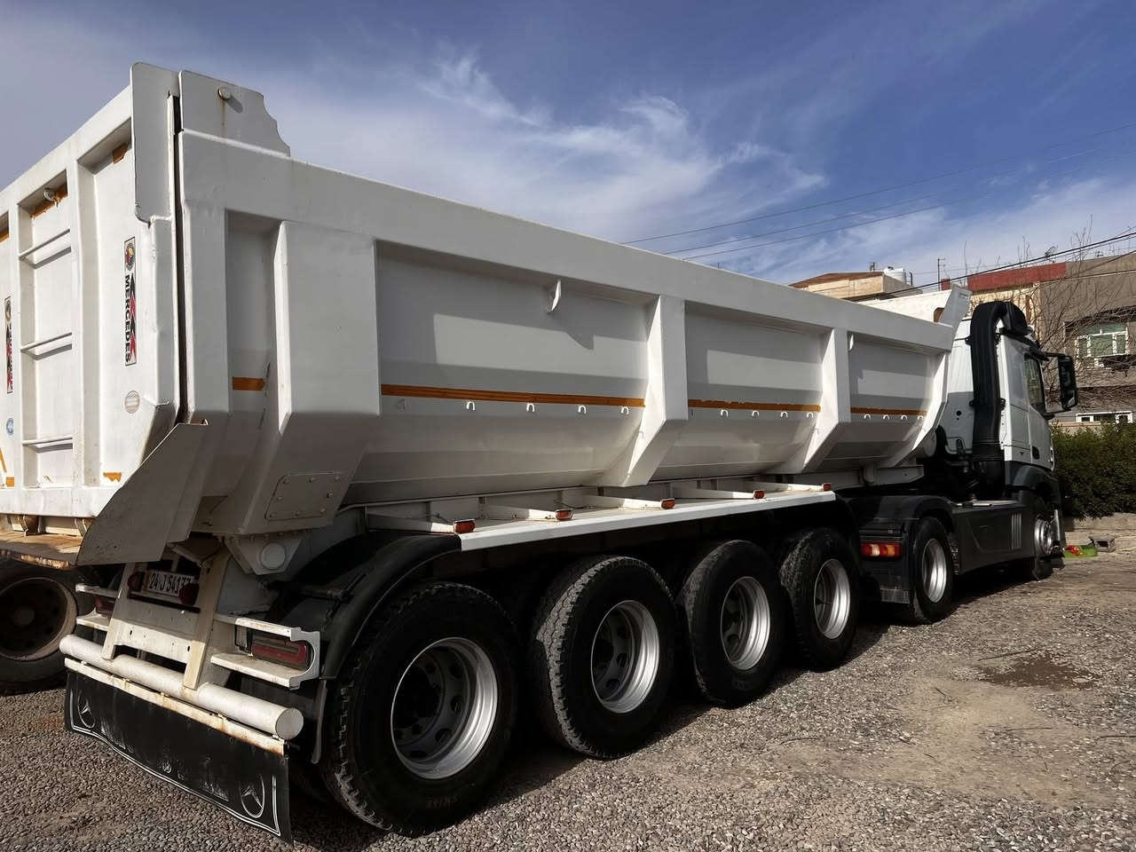 البيع
اكتروز وحش 
موديل 2017
حجم 1842 
محرك 471
بودي بابان 20 متر 2017
رقم ده هوك راس 
رقم ده هوك عاره بانه 
واتساب ***********
