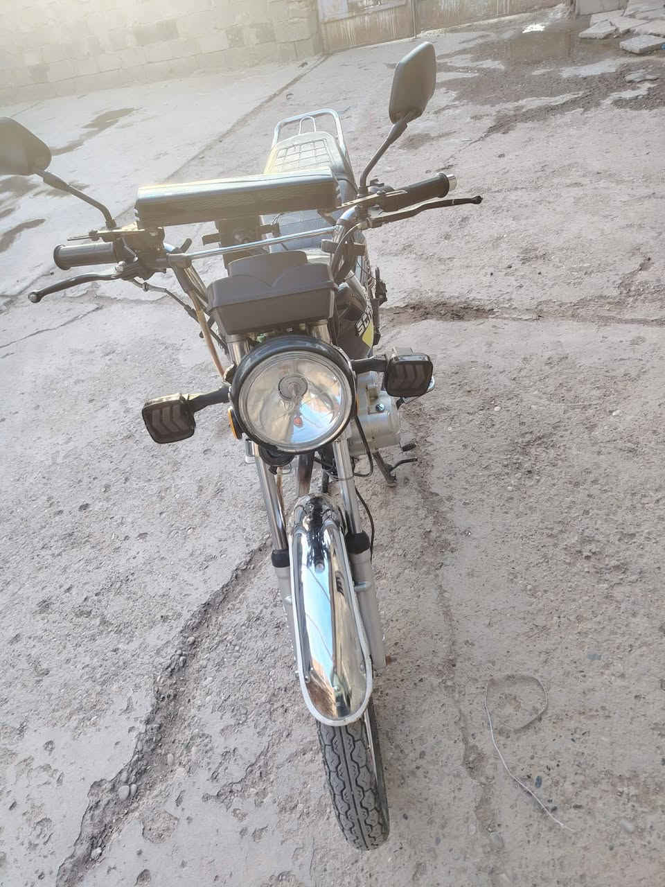 السلام عليكم دراجة سونك مكينة 200 دراجة موديل 2025 مكفولة كفالة عامة المكان بغداد حي النصرر
***********
