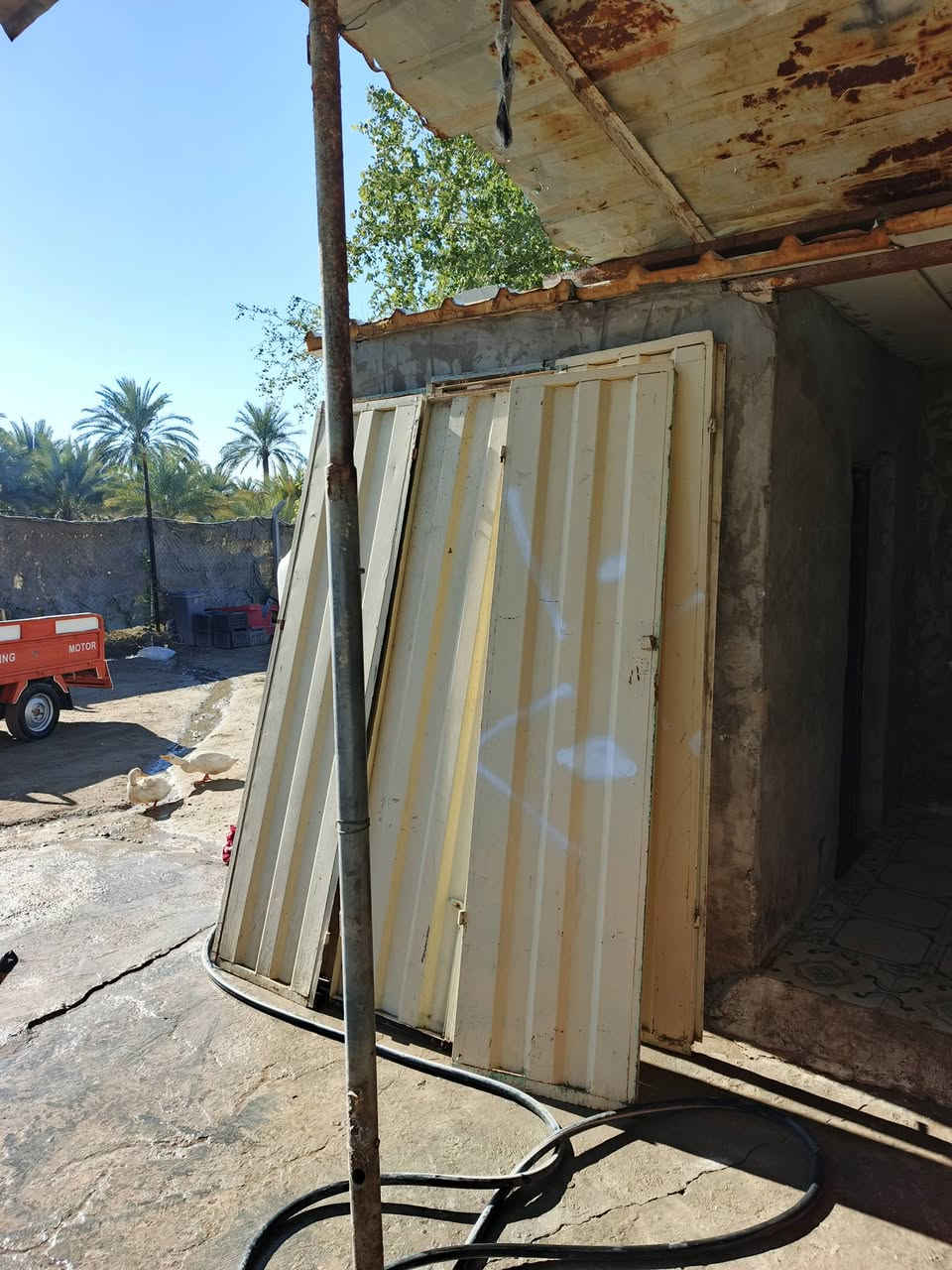 سلام عليكم بيبان تفتري العدد 3 كامل هو وجرجوبه مالته قبل اربع تشر مشتخلهن العنوان الامام عون سعر الواحد 250 الف ***********
