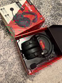 شاشة ٢٤ • هايبر اكس كلاود • كيبورد نضيف